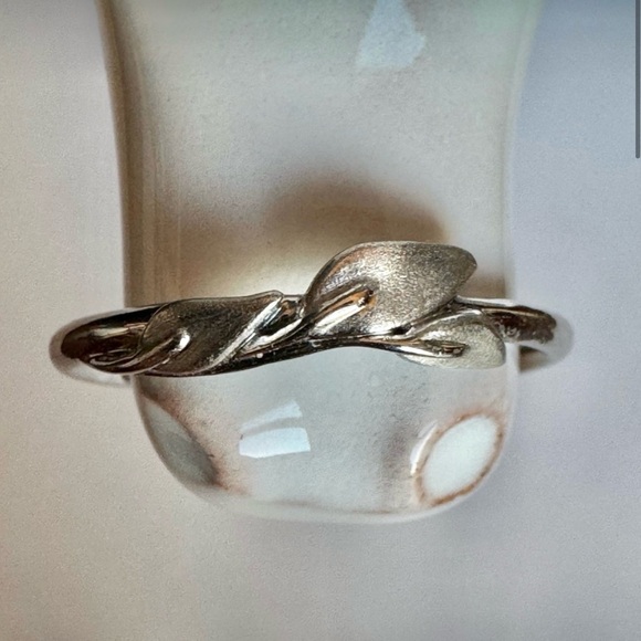 Leaves Ring NWOT - Picture 5 of 7